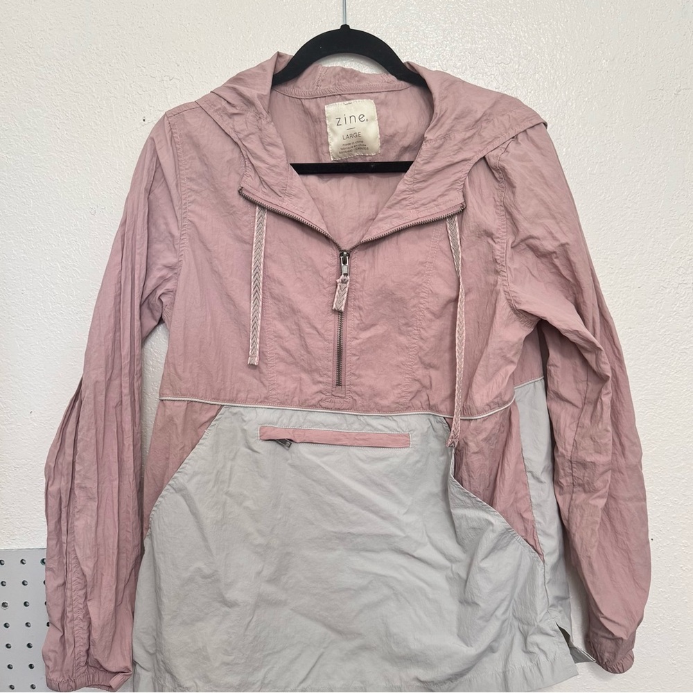 Zine Women's Pink and White Windbreaker Jacket Size Large - Picture 2 of 8